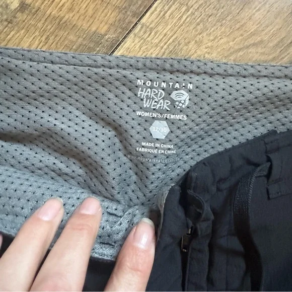 Mountain Hardwear Women’s Outdoor Black Pants - Picture 4 of 7